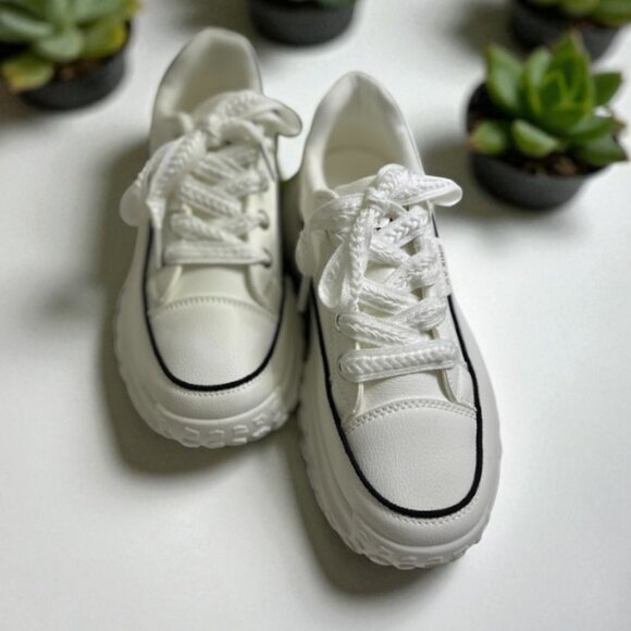 New White Women's Comfortable Sneakers SoftStep Size: 7.5 - Picture 1 of 8